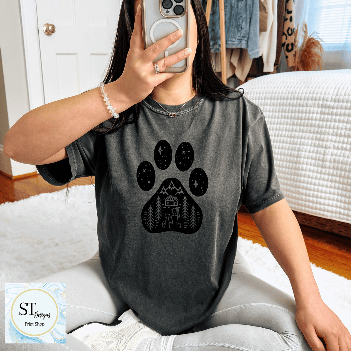 Mountain Dog Paw Print